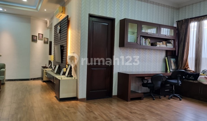 Rumah Mediterania Mewah Di Kutisari Utara Surabaya Timur 1