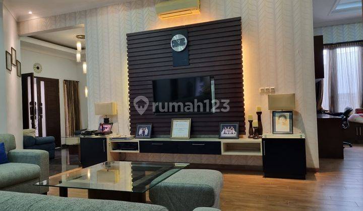 Rumah Mediterania Mewah Lengkap Dengan Furniture Dan Pool Strategis Di Kutisari Utara Surabaya Timur 2