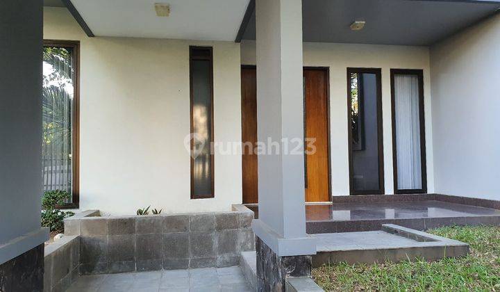 Rumah Modern Posisi Hook Lengkap Ada Pool Siap Huni Di The Chofa Surabaya Barat 2