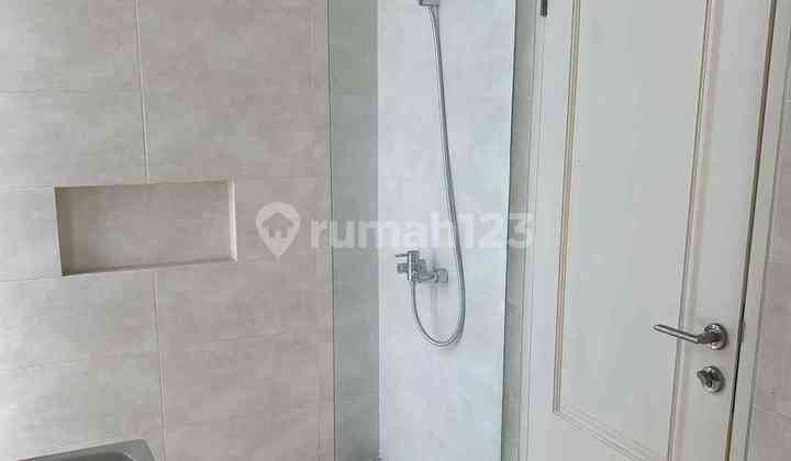 Rumah Modern Grand Pakuwon South Victoria 2