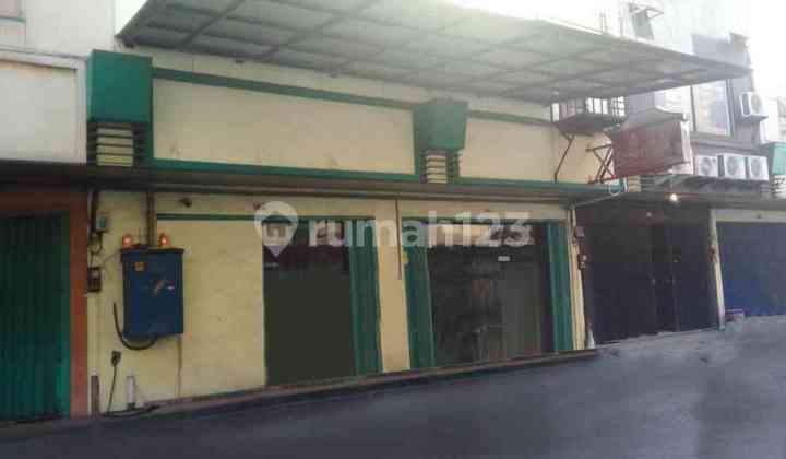 Commercial and Business Area Shophouse in Darmo Galeria Complex Commercial and Business Area Shophouse in Darmo Galeria Complex