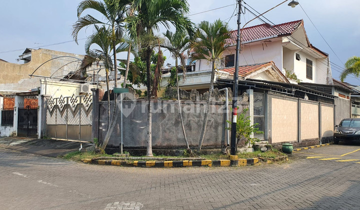 Modern Ready-to-Live Darmo Permai Utara House, West Surabaya 2