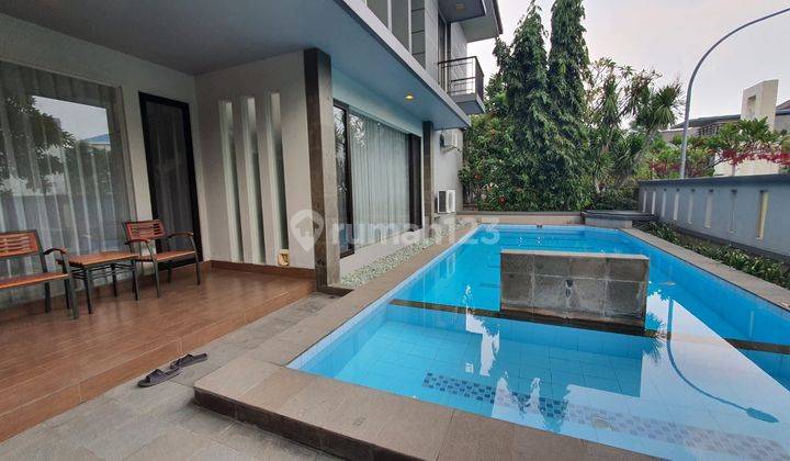 Rumah Modern Posisi Hook Lengkap Ada Pool Siap Huni Di The Chofa Surabaya Barat 1