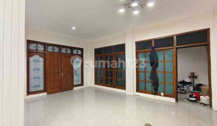 Rumah Besar MEWAH Harga OBRAL Di Real Estate Waru Indah