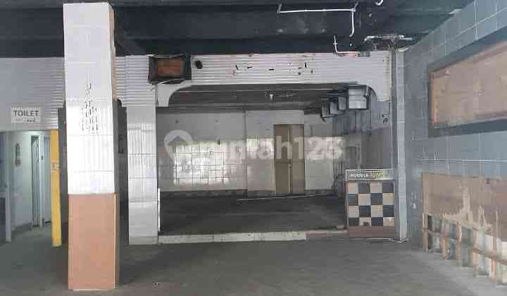 Ready-to-Use Shop House on Mayjen Sungkono Street 2