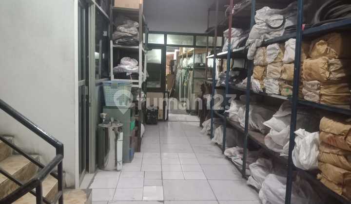 Ready-to-Use Strategic Ruko on Raya Kedungdoro 2