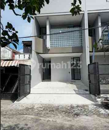 Gress Rumah Modern Sutorejo Tengah Surabaya Gress Rumah Modern Sutorejo Tengah Surabaya