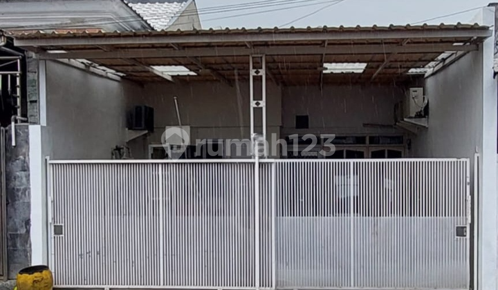 Minimalist House Darmo Permai South Intersection Minimalist House Darmo Permai South Intersection