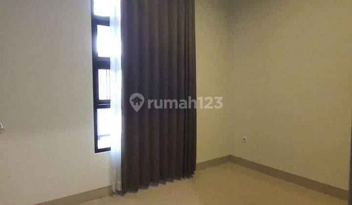 Rumah Modern Bavarian Village Semi Furnished Strategis Surabaya Barat 2