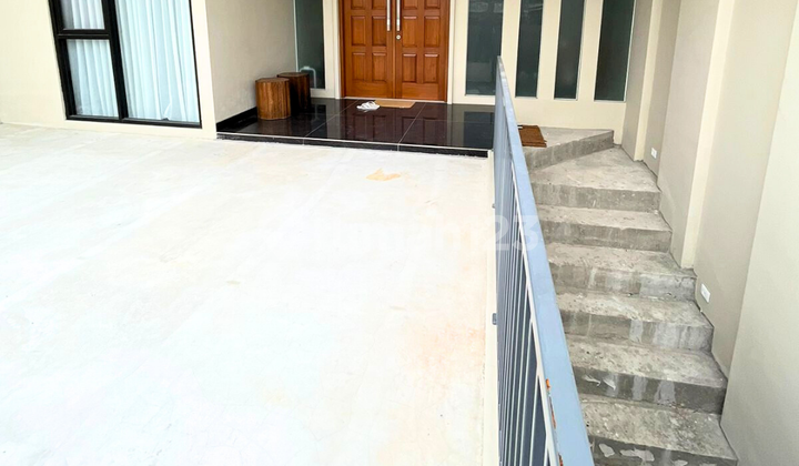 Rumah Modern minimalis di Pulomas, Jakarta Timur 2