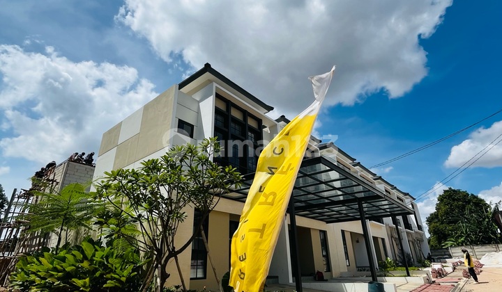 Rumah Mewah 2 Lantai Super Strategis Bekasi 2