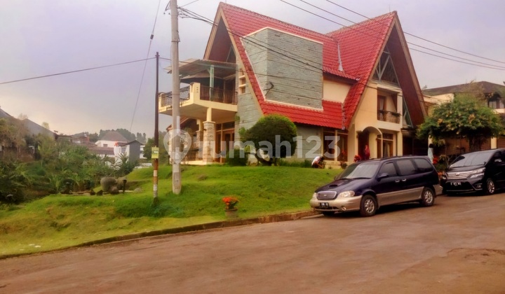Rumah Villa Mewah Harga Murah Sejuk Bandung Utara 2