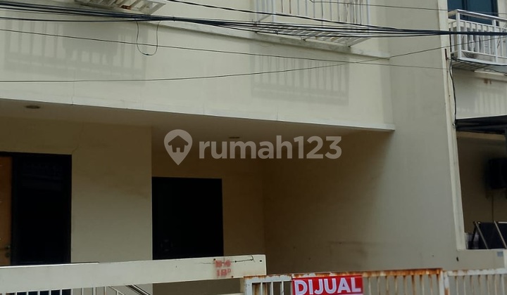 2-Story House SHM Minimal Renovation Gading Griya Lestari Jakarta 1