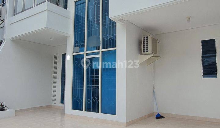 Rumah Bagus Timur di Taman Modern Cakung Jakarta Timur 1