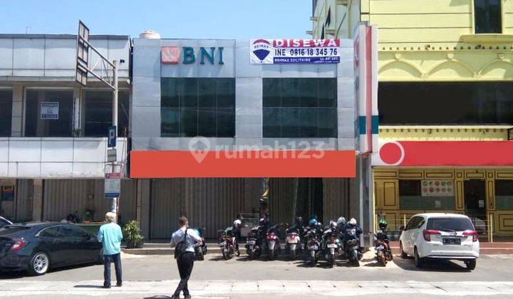 Ruko gandeng jarang ada depan Mall Kelapa Gading Jakarta