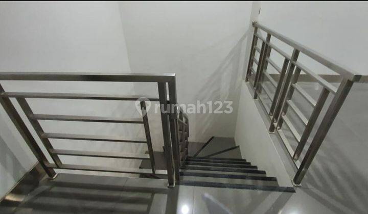 Ruko gandeng jarang ada  depan Mall Kelapa Gading