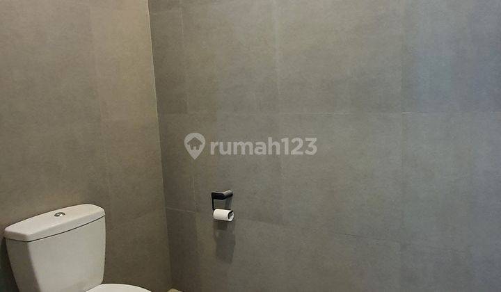 Ruko gandeng jarang ada depan Mall Kelapa Gading Jakarta