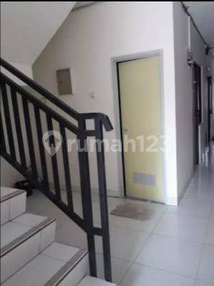 Rumah Kost 21 kamar di Jl Taman Mahkota Tangerang 2