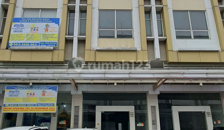 3-Storey Emerald Ruko Ready to Occupy Near Summarecon Toll Road Bekasi