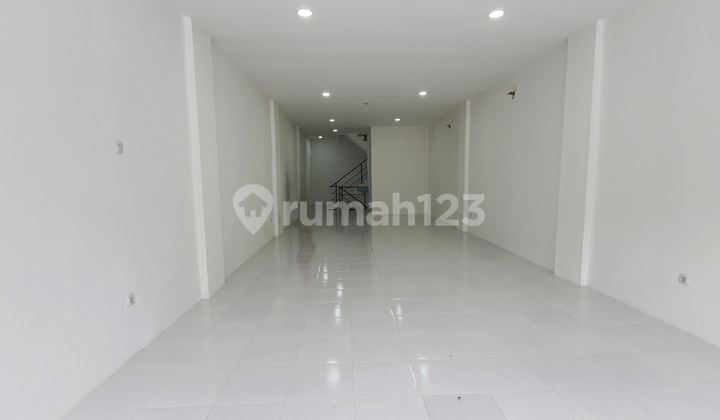 Ruko Super Strategis Bagus Hadap Jl Pangeran Jayakarta Jakarta 1