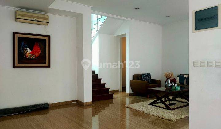 Dijual Rumah Dalam Cluster Di Kemang Semi Furnished  2