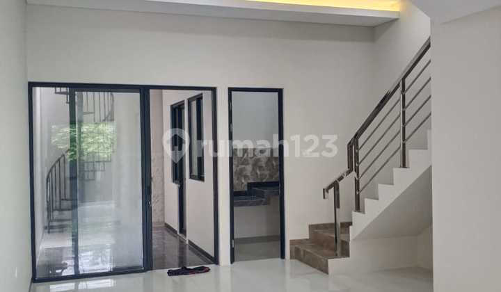 FOR SALE NEW HOUSE STRATEGIC LOCATION IN VILLA KALIJUDAN INDAH 2