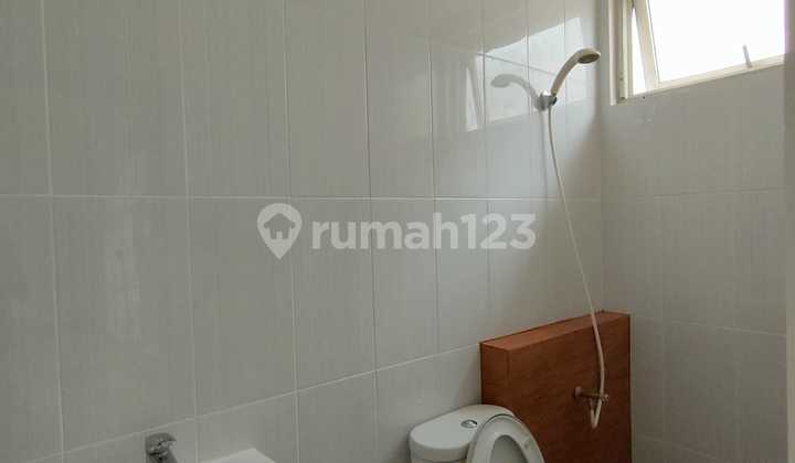 Disewakan rumah 2 lt di The Green Cluster Royal Blossom, BSD (YK) 2