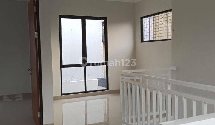 Dijual Rumah 2 Lantai Di Sutera Flamboyan Vi, Alam Sutera Er 2