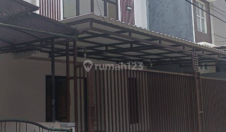 Dijual Rumah 2,5 Lantai di Villa Melati Mas Regency, Rin 1