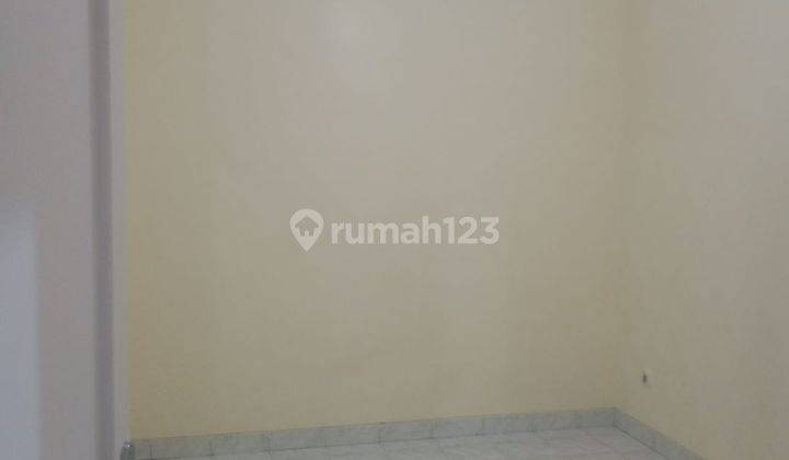 Disewakan Rumah Rapi Dan Siap Huni di Griya Loka 1.5 Ext Dv 5