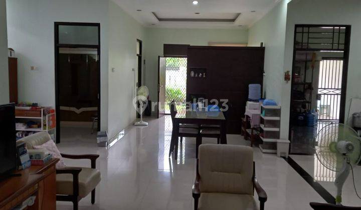 ruang keluarga dijual rumah bagus siap huni