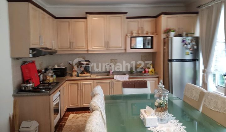 For sale, ready-to-occupy house in Taman Beverly Golf Lippo Karawaci (RIN). 2