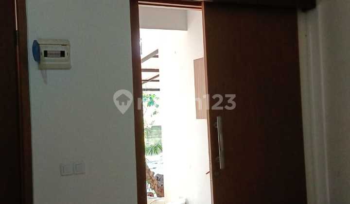 Dijual Rumah kost-kostan 5 kamar, strategis di BSD Foresta (JUL) Dijual Rumah kost-kostan 5 kamar, strategis di BSD Foresta (JUL)