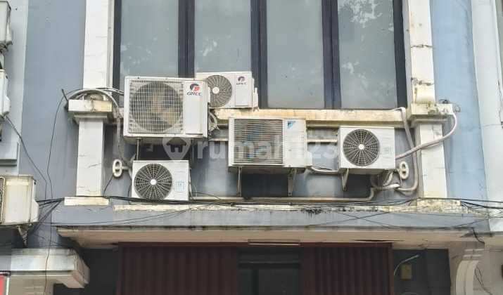 For Sale Barcelona Shophouse, strategic location, 2 floors in BSD City (RIN) For Sale Barcelona Shophouse, strategic location, 2 floors in BSD City (RIN)