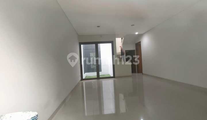Disewakan Rumah 2 lantai di BSD Greenwich Claster Luxmore (YK) 2