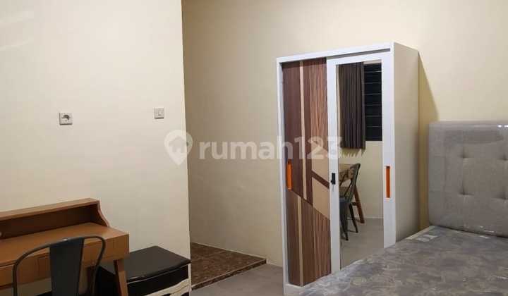 Investasi Properti 2-in-1: Rumah Kost 13 Kamar + 4 Kios Aktif (Terisi Penuh) di Jantung Kampus UNS, Jebres Investasi Properti 2-in-1: Rumah Kost 13 Kamar + 4 Kios Aktif (Terisi Penuh) di Jantung Kampus UNS, Jebres