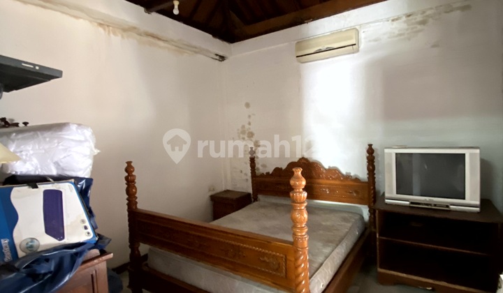 Rumah Joglo Klasik Luas (Hook) di Jantung Kota, Kalitan, Penumping, Laweyan (Dijual Permeter)