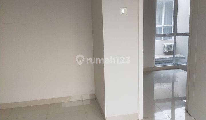 Turun Harga Lagi Butuh Rumah Cantik 2Lantai - Graha Raya Bintaro  1