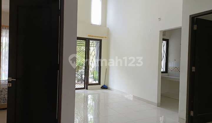 Dijual Cepat Rumah Depan Taman Cluster Premium Melia Graha Raya Bintaro