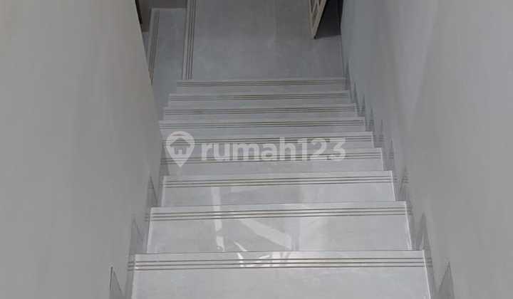 MURAH *BU Rumah Siap Huni 2 Lantai Cluster Baru - Graha Raya Bintaro 2