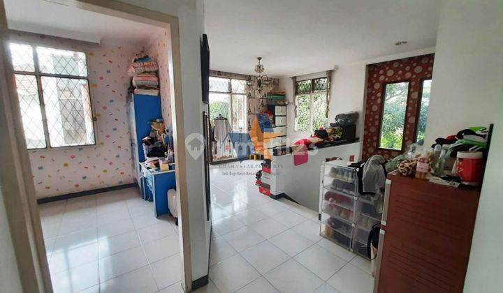 Dijual Butuh Rumah Hoek 2 Lantai Metro Permata  2