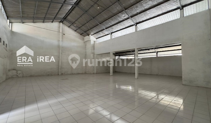 Gudang Murah Hook Disewakan Solo Dekat Pasar Singosaren