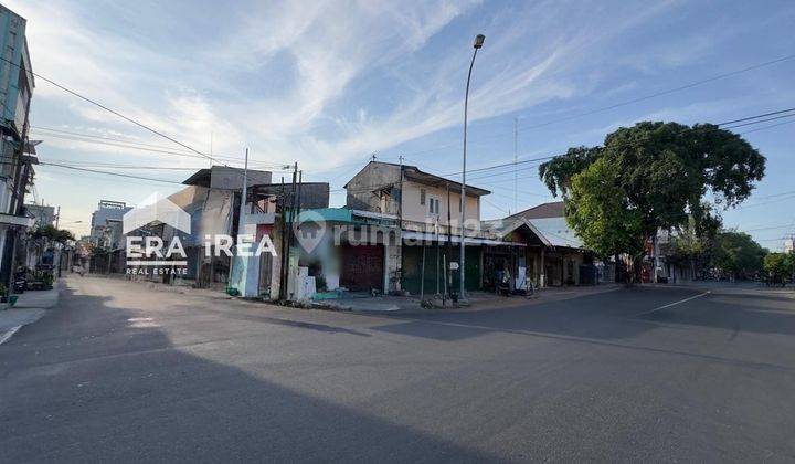 Dijual Tanah Bonus Bangunan Solo Kota Dekat Plaza Singosaren 1