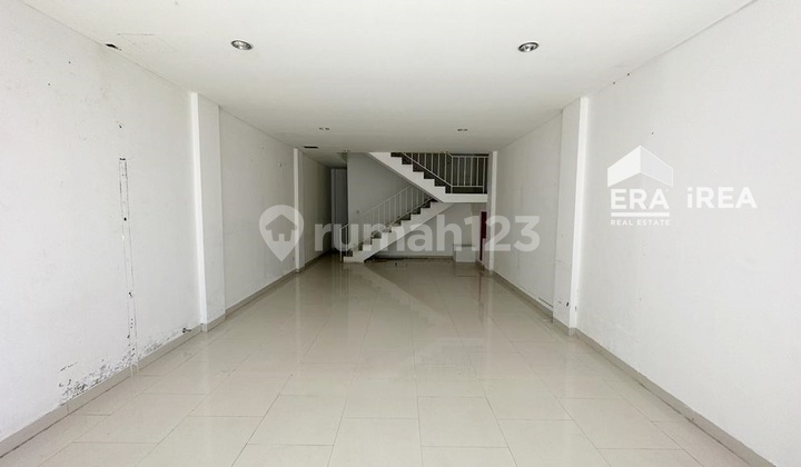 For Rent: Good Shop House in Solo Baru, The Park Shop House Complex.