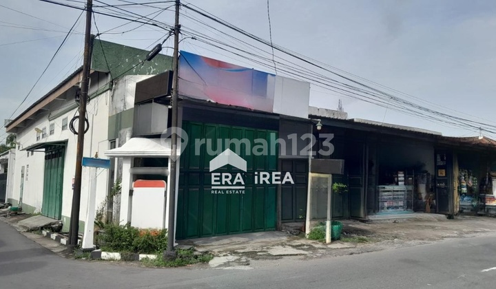 Ruang Usaha Dijual di Solo Banjarsari Dekat Superindo Jajar