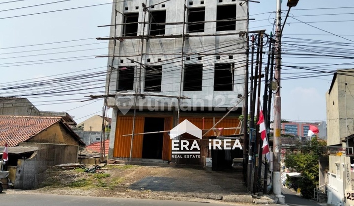 3-Story Shop House for Rent in Jebres Area, Solo 1