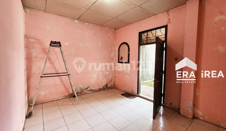 For Rent: Warehouse in Solo, Jebres Area, Pucangsawit Gas Station. For Rent: Warehouse in Solo, Jebres Area, Pucangsawit Gas Station.