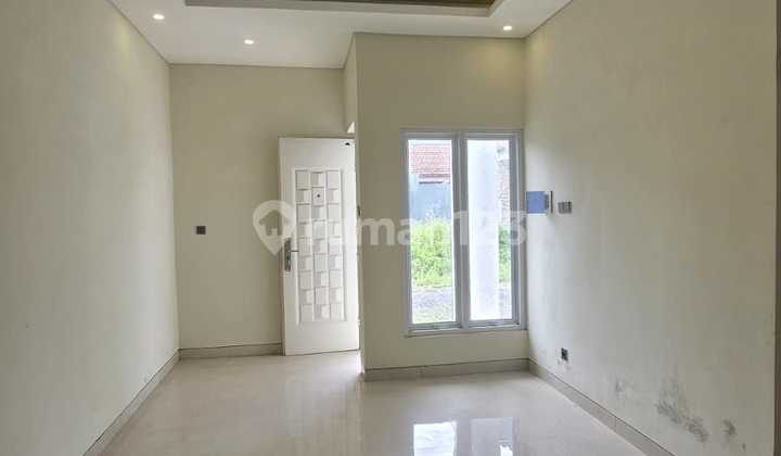 For Sale New Modern Minimalist House Building. Prime Location! Near Klodran Colomadu Solo Toll Gate Exit. 2