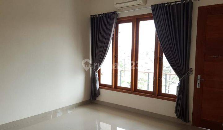 Rumah 2 Lantai Siap Huni Disewakan Dekat Pakuwon Mall Solo Baru 2
