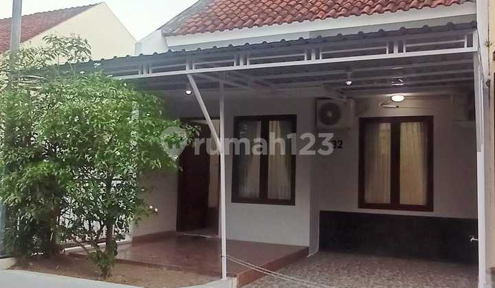 For Rent Nice Clean House Ready to Use in Elite Cluster Pabelan Kartasura. Safe and Comfortable Location, Equipped with One Gate System with 24-Hour Security.